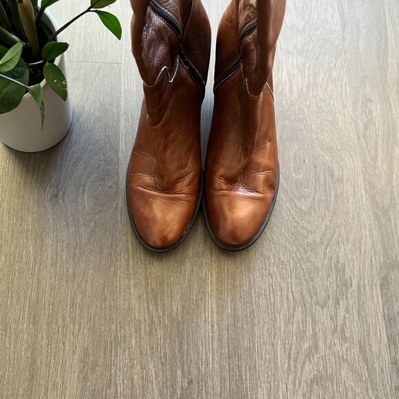 Giani Bernini Camel Leather Heeled Boots - Picture 10 of 10